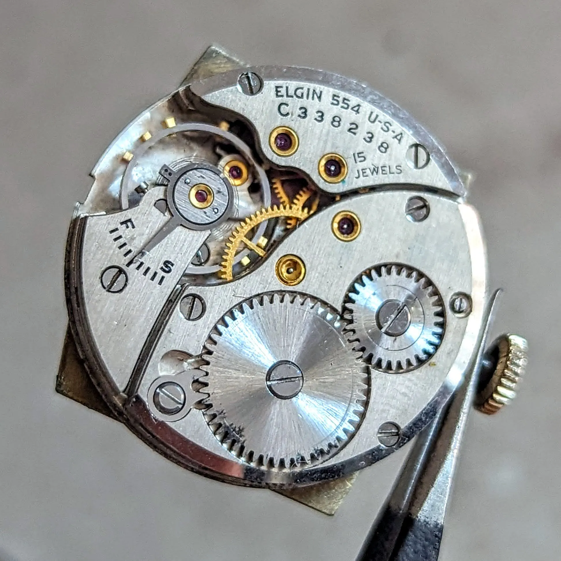 1942 ELGIN Wristwatch Grade 554 15 Jewels U.S.A Made Vintage Watch
