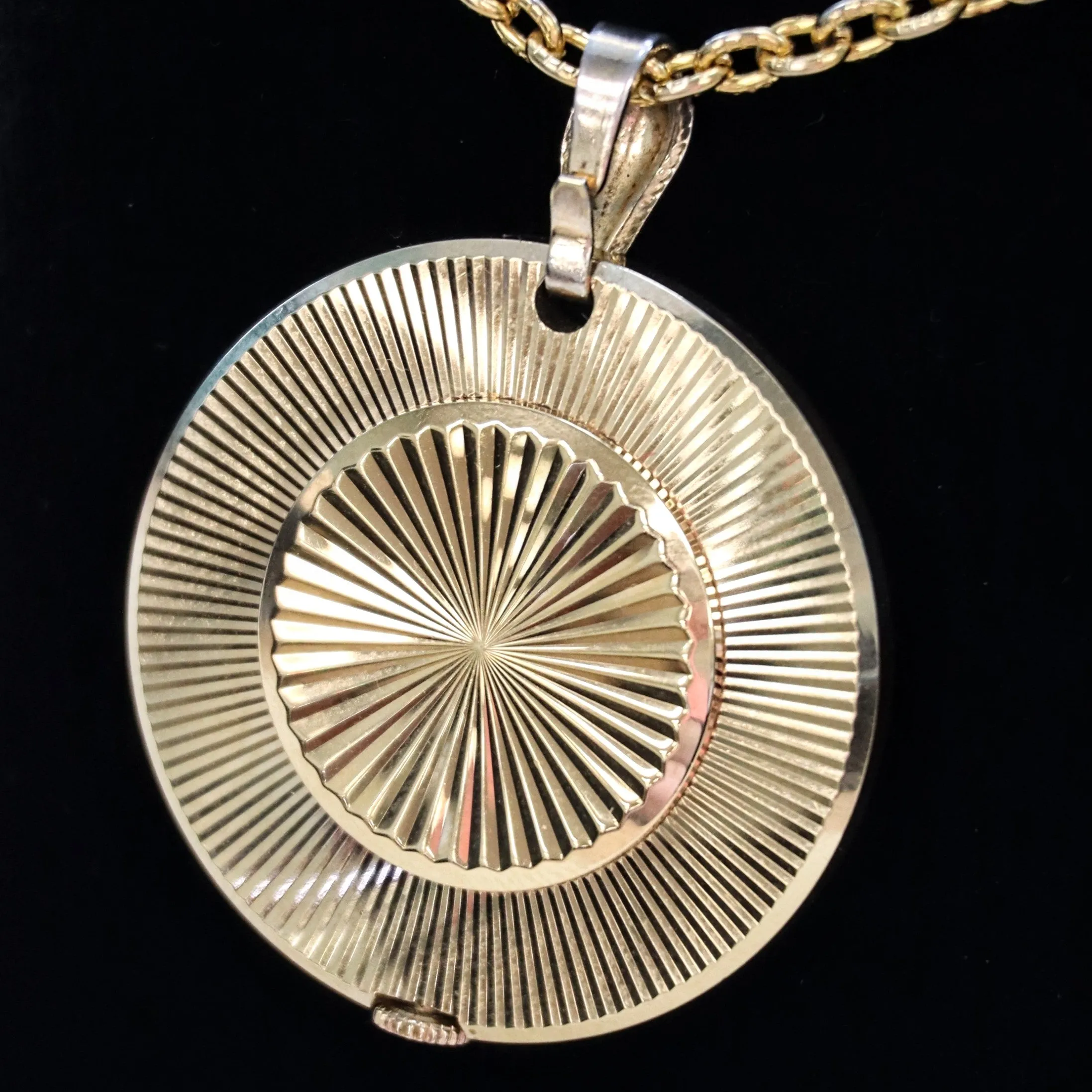 1967 CARAVELLE by Bulova Ladies Pendant 7 Jewels Watch with GP Link Chain 24"