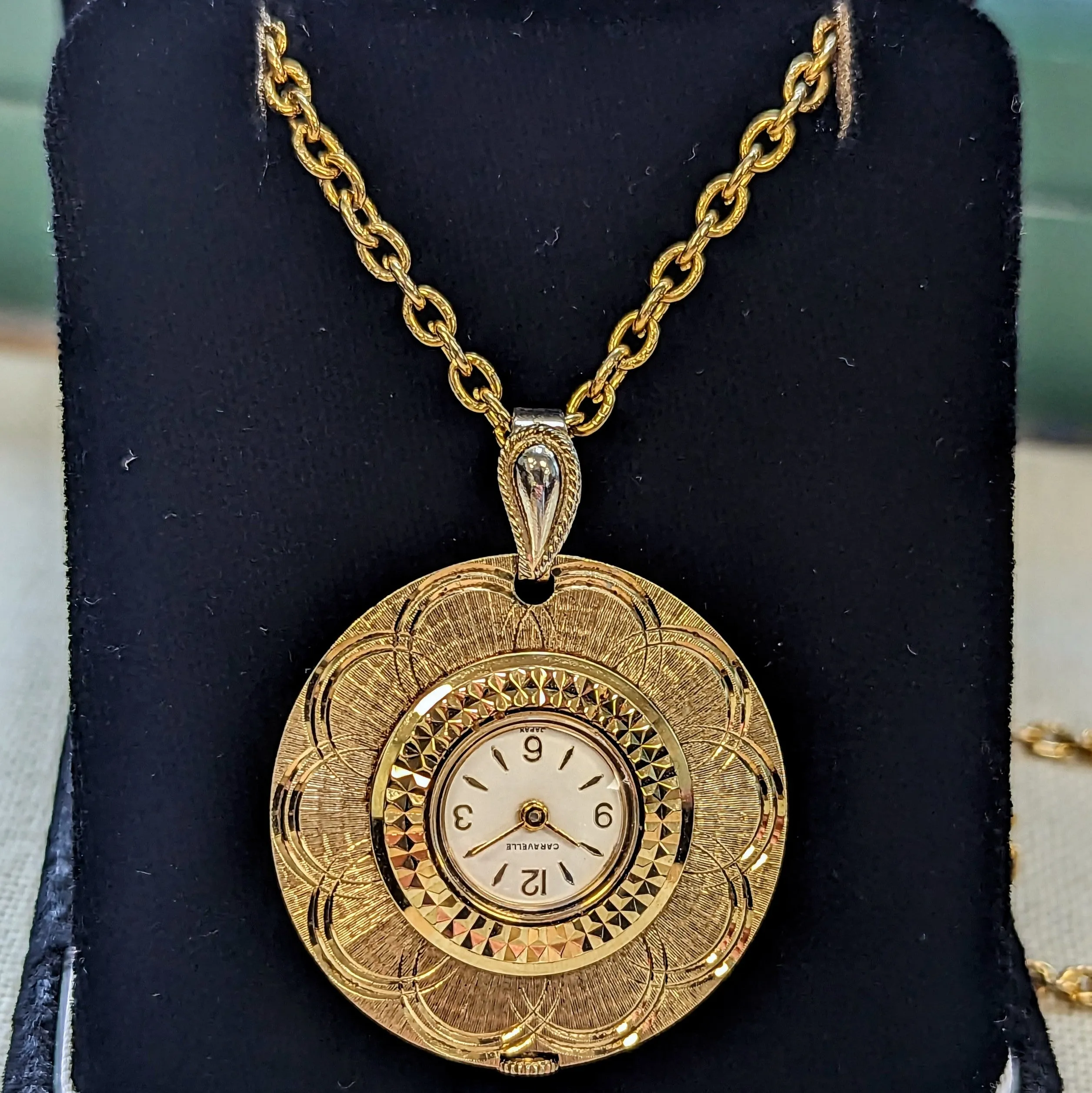 1967 CARAVELLE by Bulova Ladies Pendant 7 Jewels Watch with GP Link Chain 24"