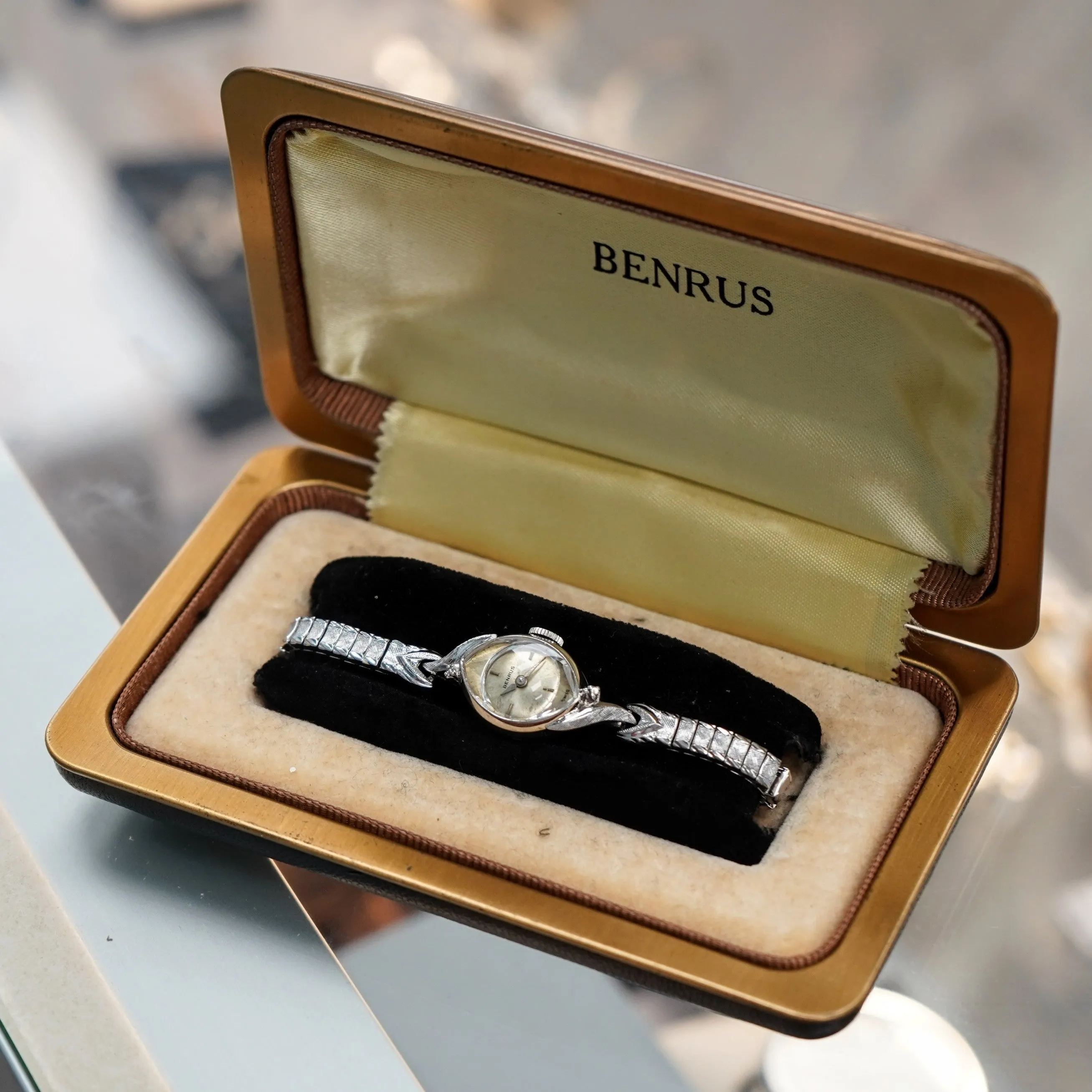 BENRUS Ladies Watch 17 Jewels Model DZ2F Swiss Made Vintage Wristwatch - In BOX!