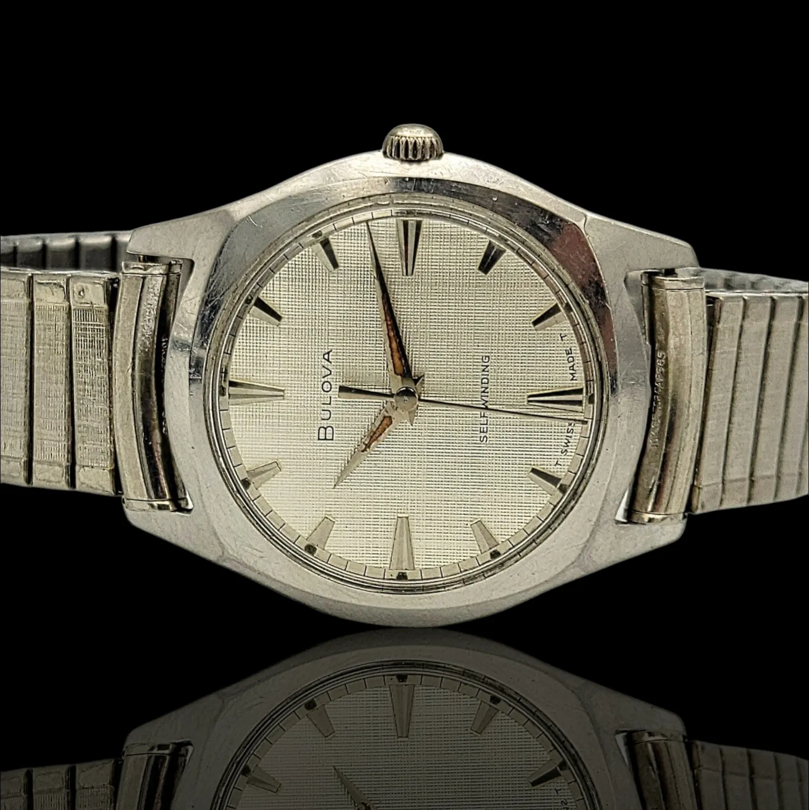 BULOVA 1965 Clipper "V" Watch Self-Winding