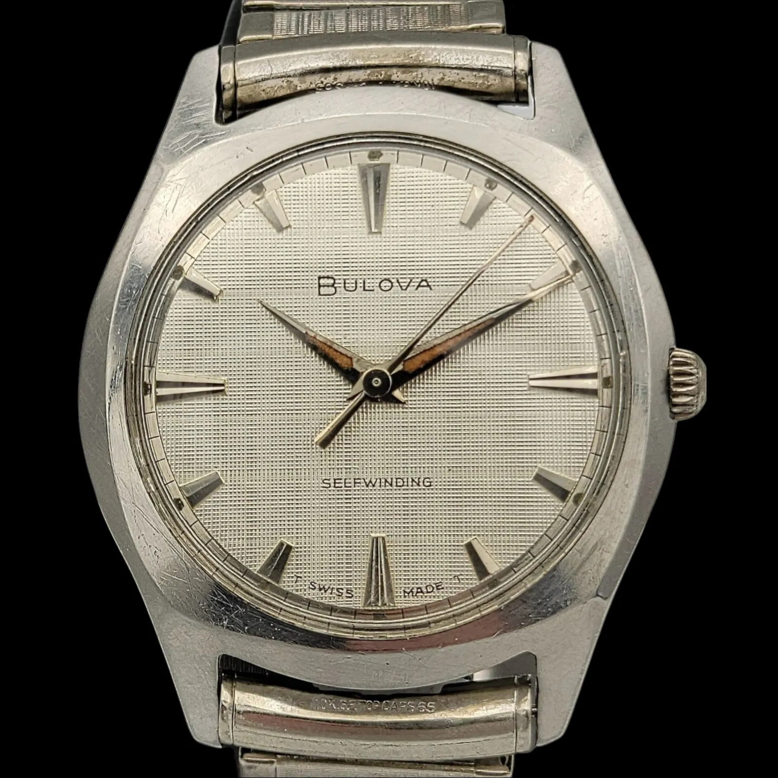 BULOVA 1965 Clipper "V" Watch Self-Winding