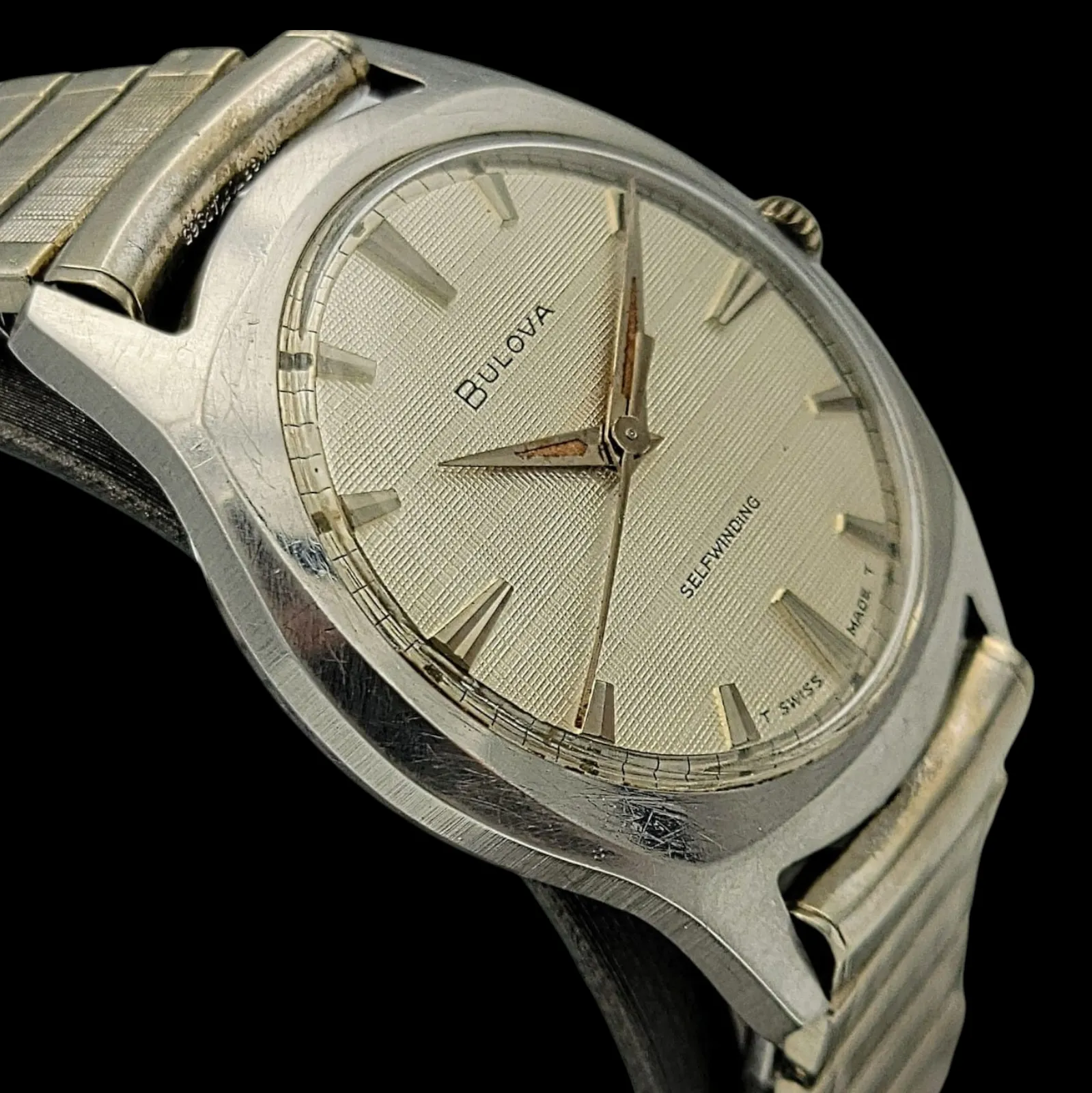 BULOVA 1965 Clipper "V" Watch Self-Winding
