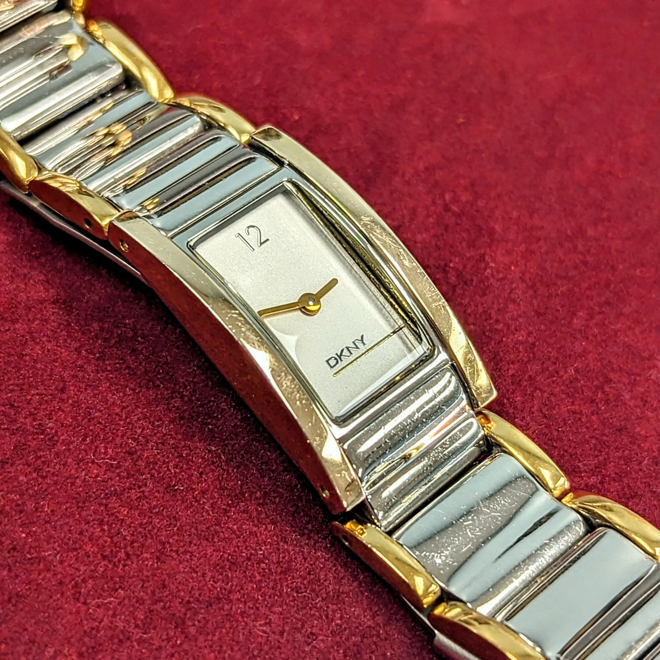 DKNY NY-3281 ladies Quartz Wristwatch Two Tone Case & Bracelet - All SS Watch
