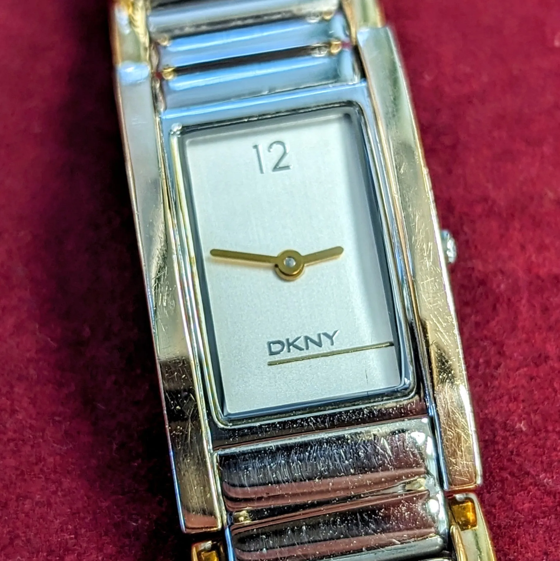 DKNY NY-3281 ladies Quartz Wristwatch Two Tone Case & Bracelet - All SS Watch