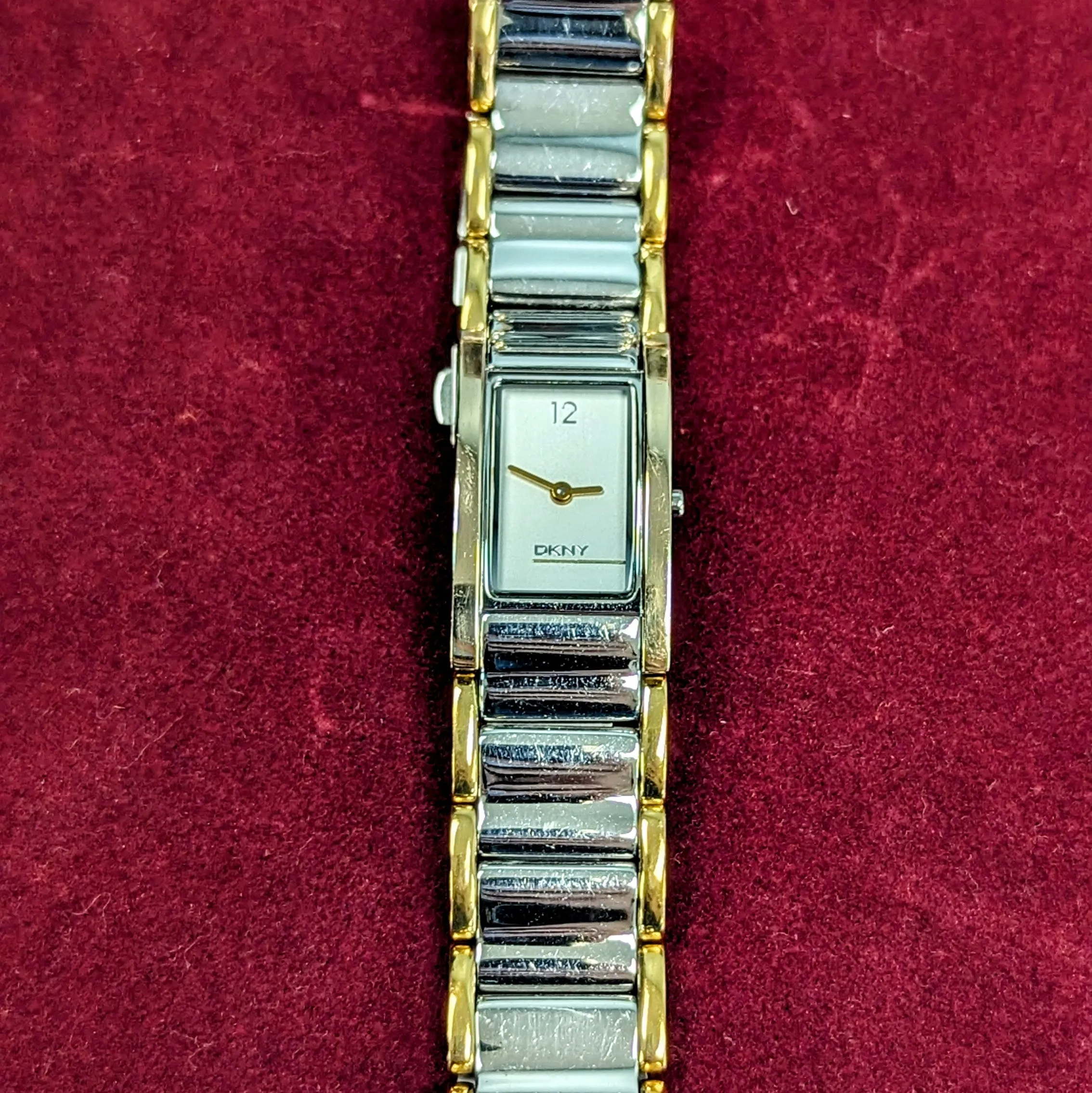 DKNY NY-3281 ladies Quartz Wristwatch Two Tone Case & Bracelet - All SS Watch