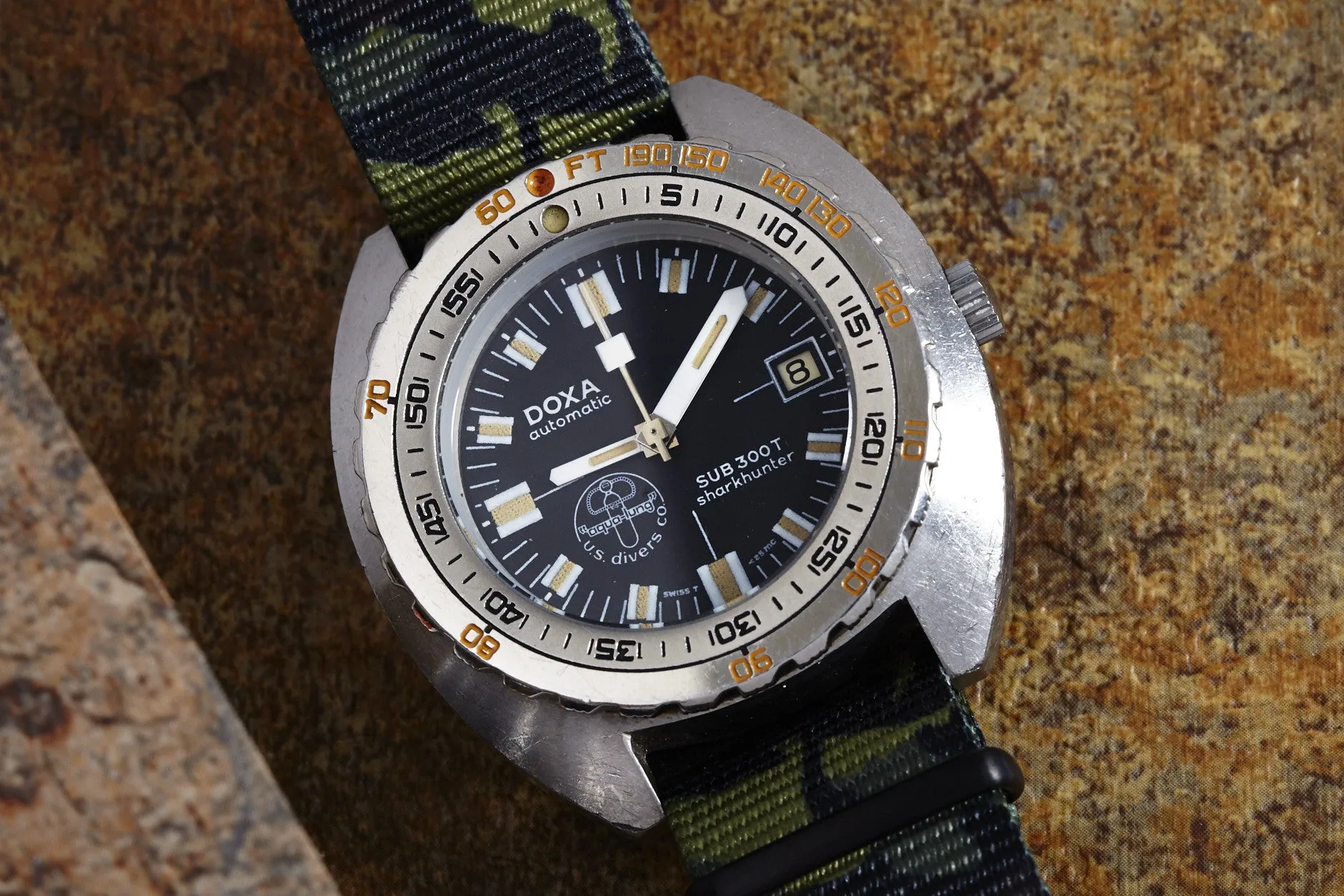 DOXA Sub 300T Sharkhunter Aqua-lung