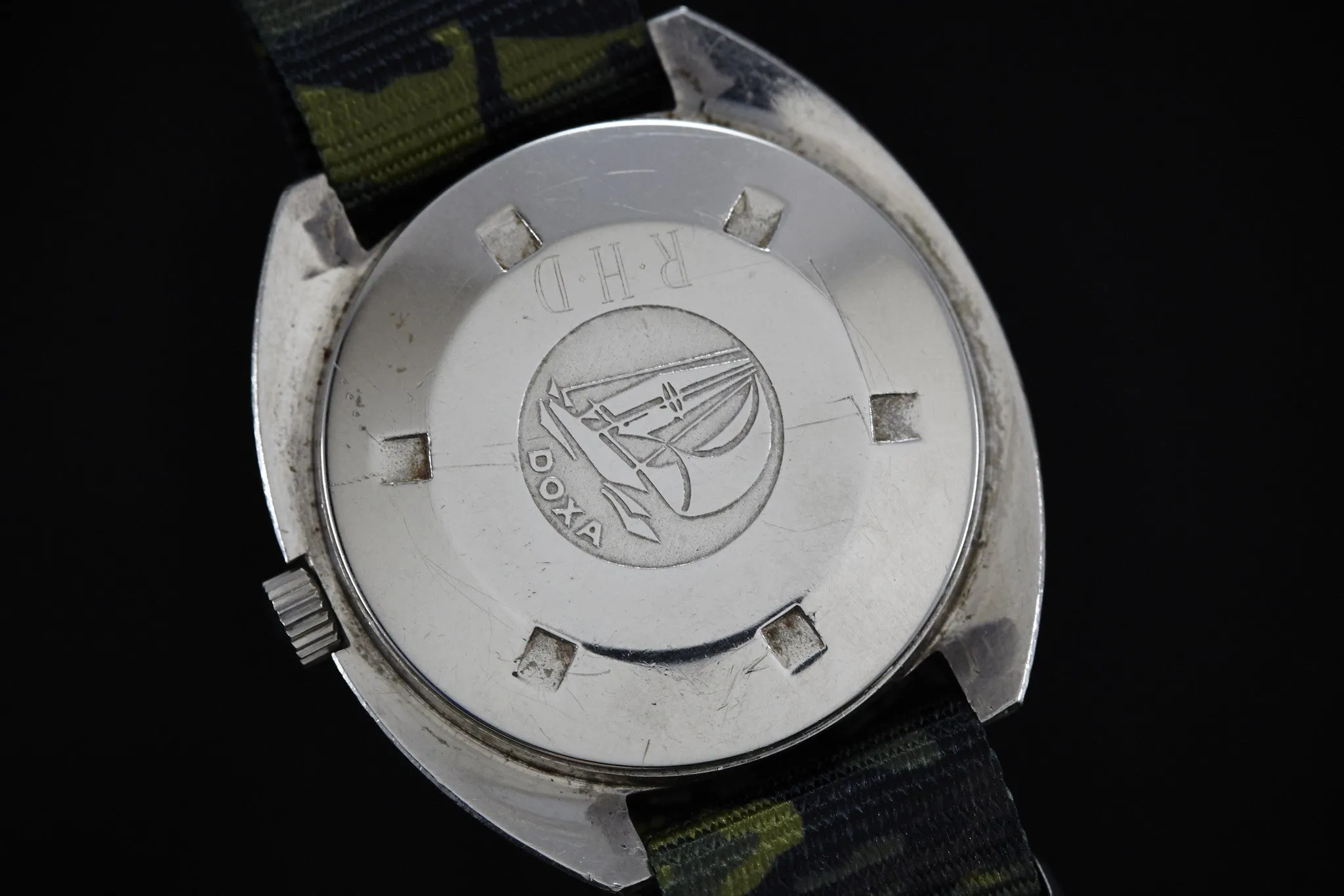 DOXA Sub 300T Sharkhunter Aqua-lung