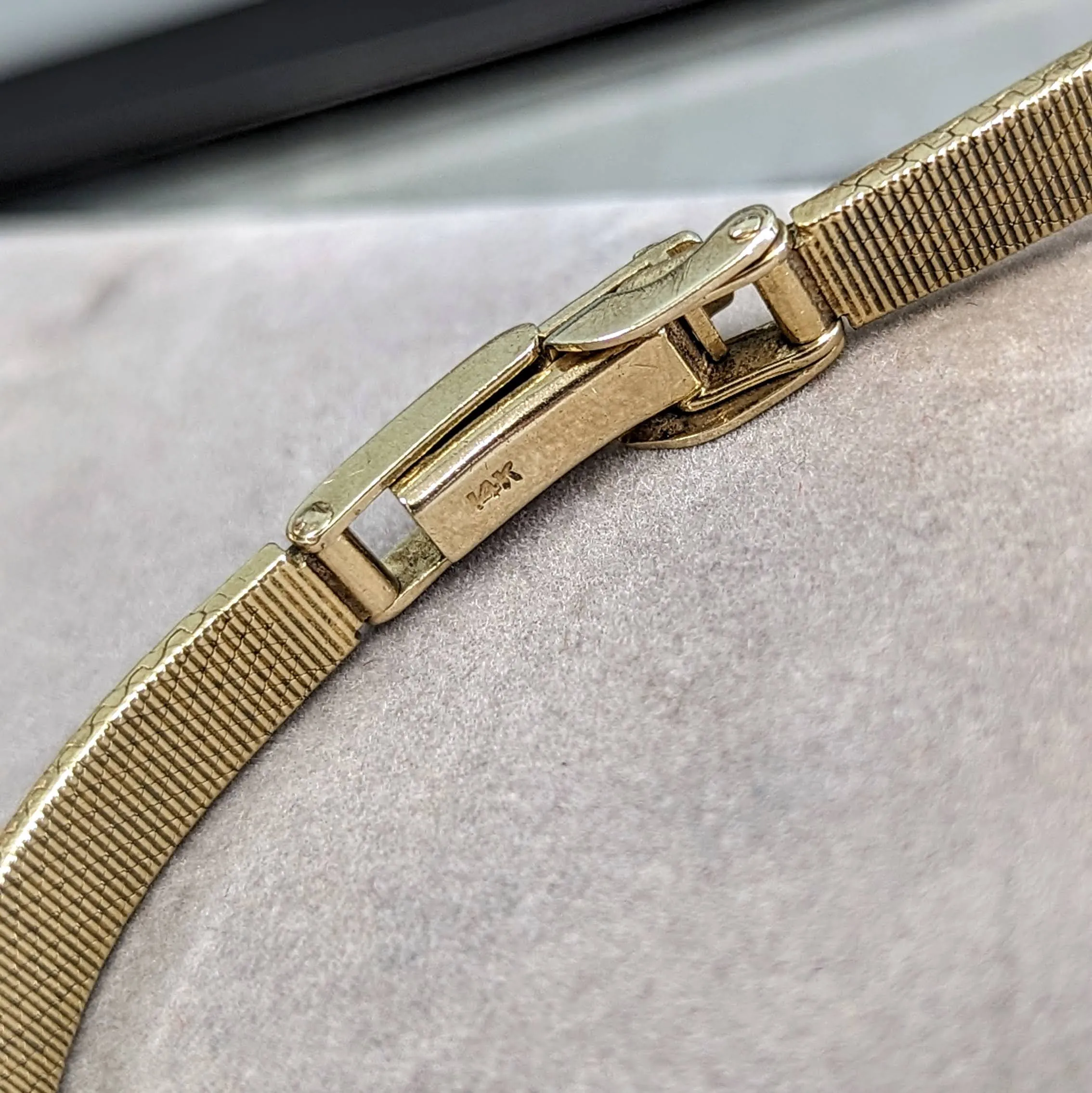 Ladies LUCIEN PICCARD Quartz Watch - ALL 14K Solid GOLD & Diamond Bezel Swiss Vintage Wristwatch