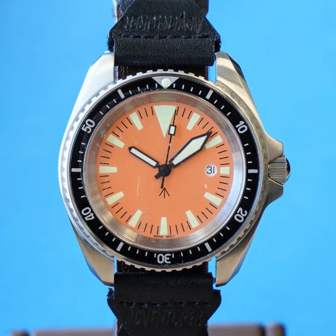 NOS! British Military Style Diver Watch Date Indicator Quartz Wristwatch Orange Dial 42mm