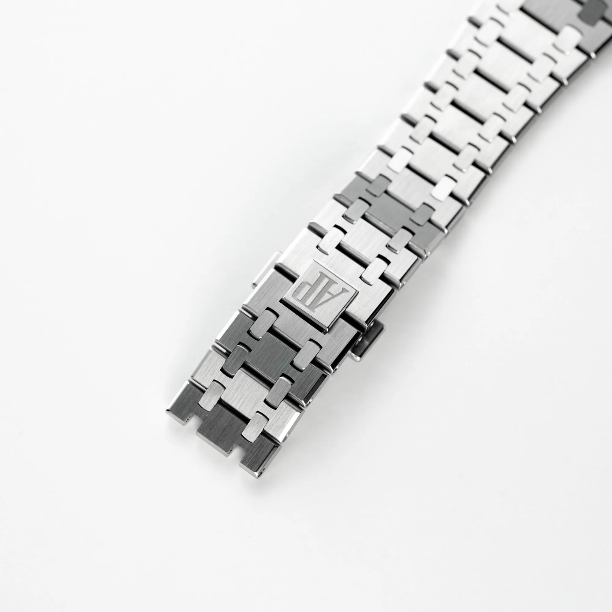 Royal Oak Skeleton, 15407ST