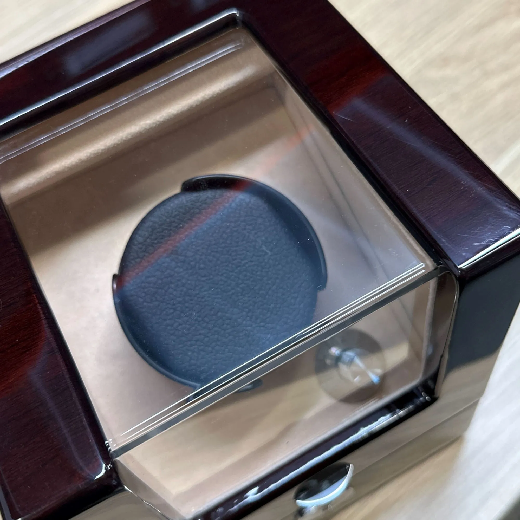 Seconds - Waratah Watch Winder Box for 1 Watch in Mahogany (a)