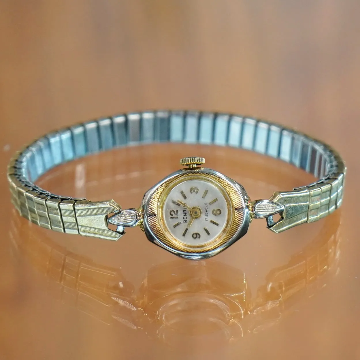 Vintage Ladies BENRUS Watch 17 Jewels Fancy Case and Lugs & Original Flex Bracelet