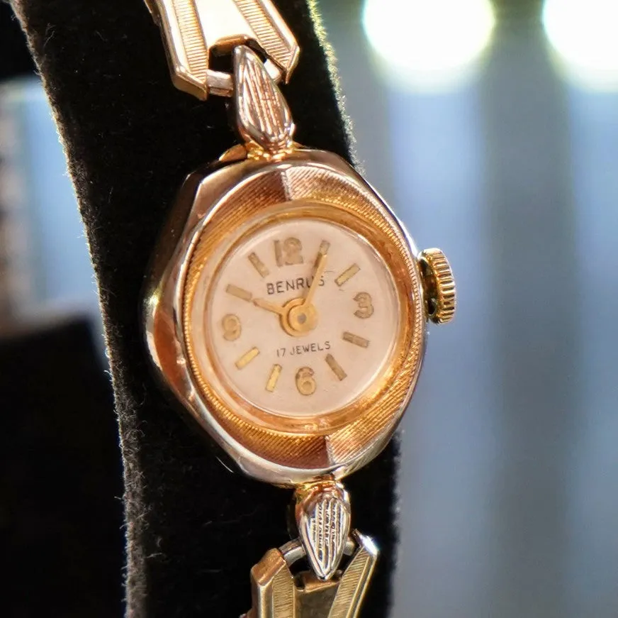 Vintage Ladies BENRUS Watch 17 Jewels Fancy Case and Lugs & Original Flex Bracelet