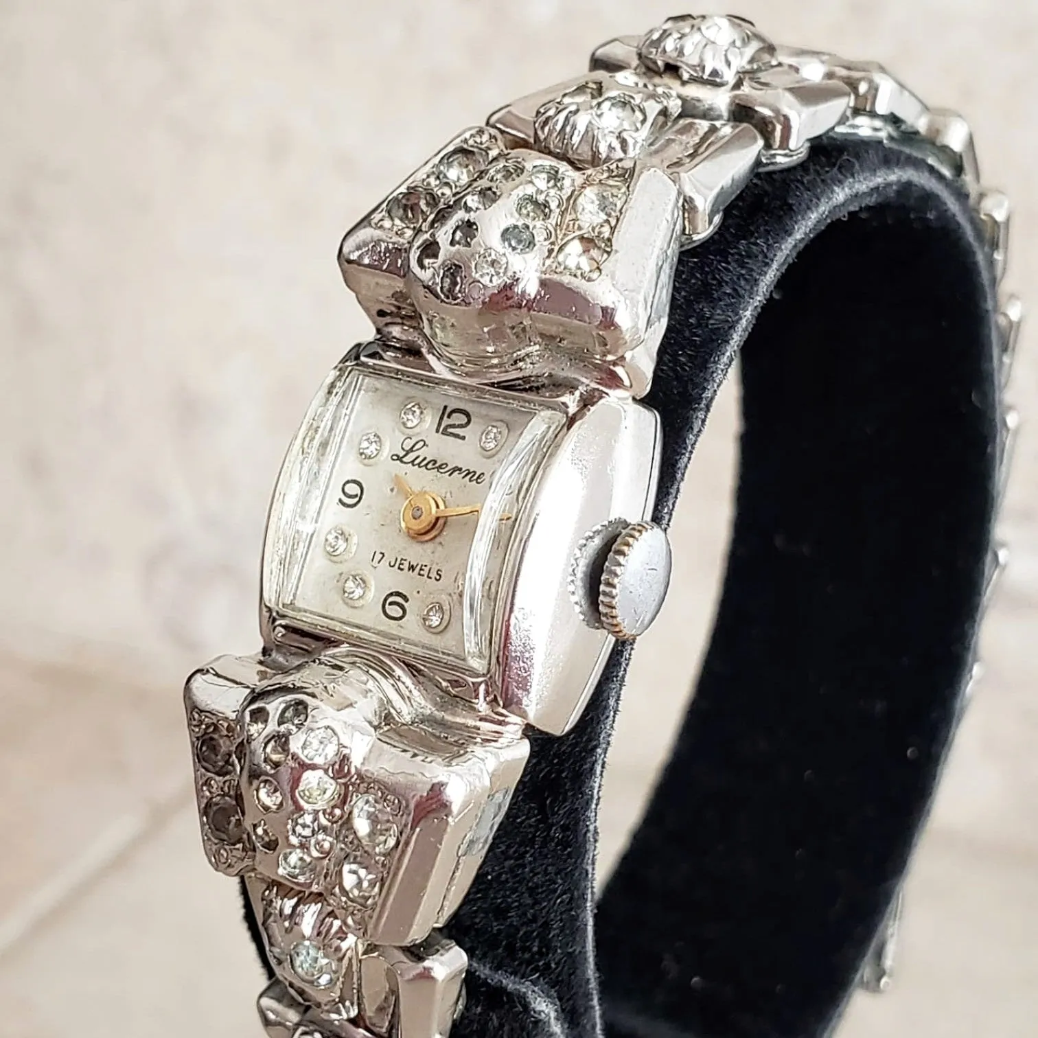 Vintage LUCERNE Ladies Wristwatch Mepa Watch Company Movement 17 Jewel Watch