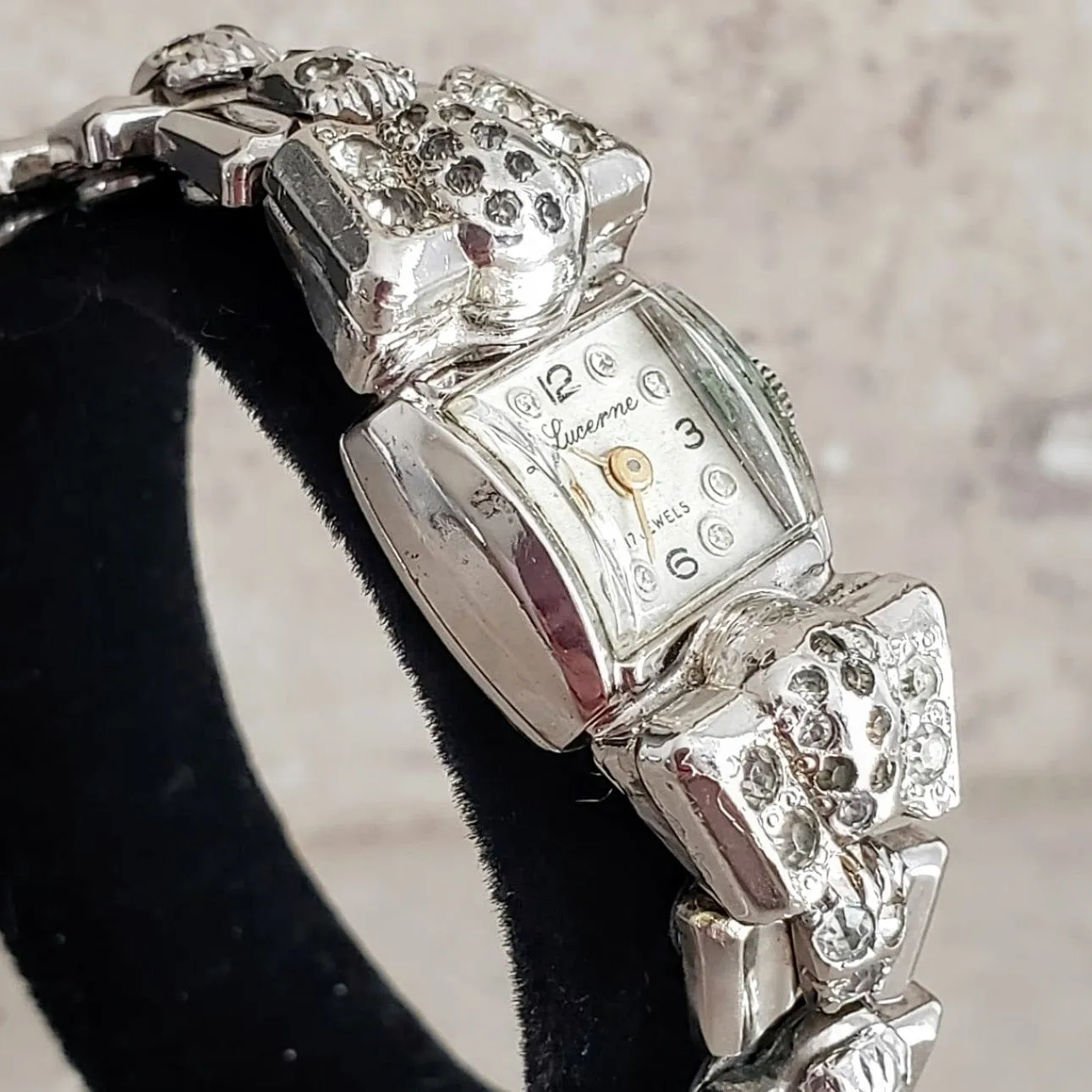Vintage LUCERNE Ladies Wristwatch Mepa Watch Company Movement 17 Jewel Watch