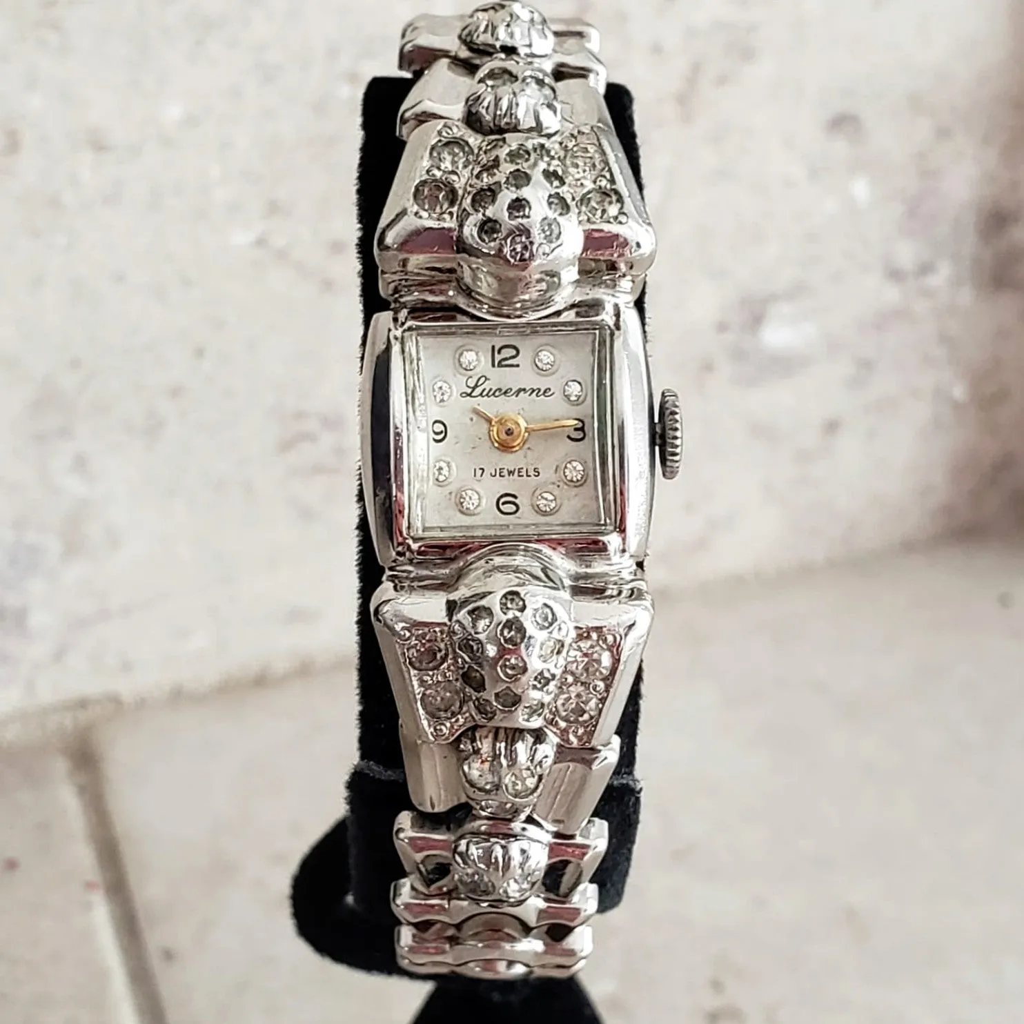 Vintage LUCERNE Ladies Wristwatch Mepa Watch Company Movement 17 Jewel Watch