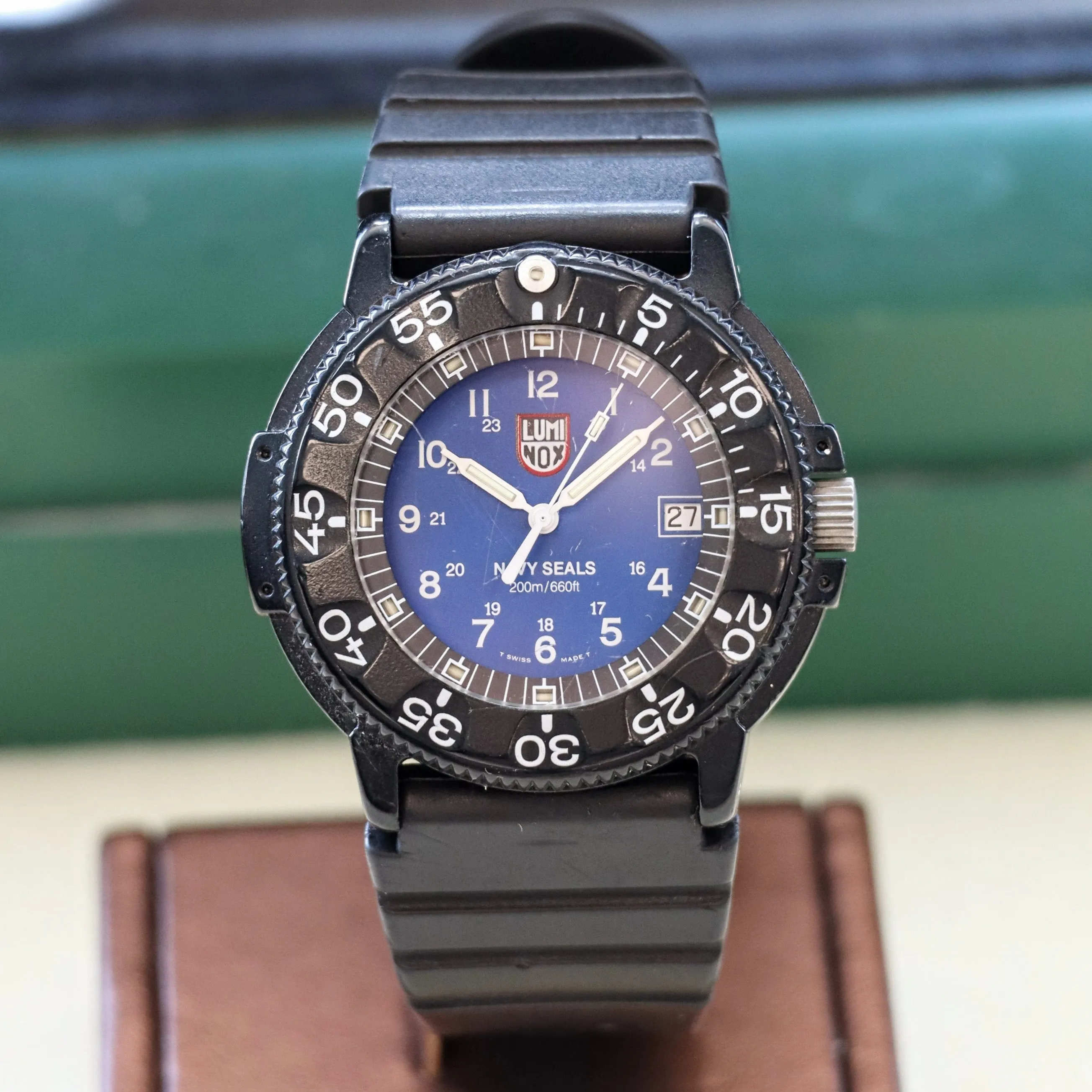 Vintage LUMINOX Navy Seals Watch 200m/660ft Blue Dial Date Indicator Wristwatch